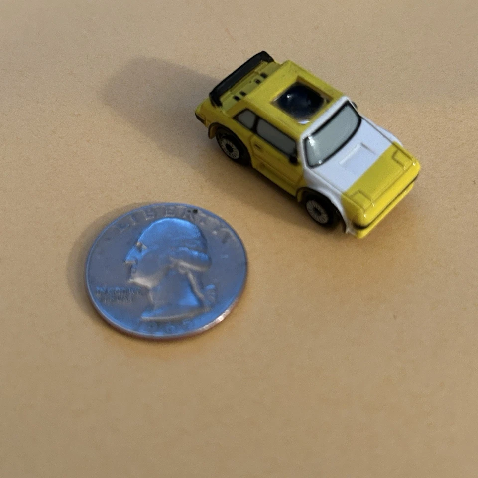 Micro Máquinas Sueltas OJOS PRIVADOS Toyota MR2 Amarillo Blanco De Colección Galoob 25[ Foto 1 de 1
