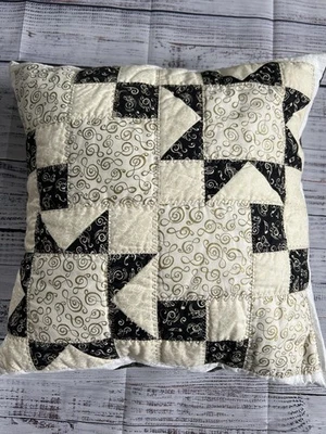 Almohada acolchada vintage hecha a mano con retazos música negra crema dorada Foto 1 de 4