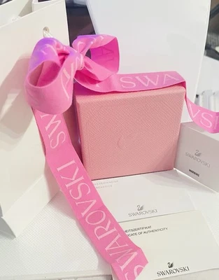 Swarovski x Ariana Grande Earrings, Box, Gift Bag - Grab A Bargain, RRP £99 — 第 1/4 张图片