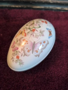 Vintage Avon 1974 Porcelain Mothers Day Egg with 22K Gold Trim Made in Japan - Picture 1 of 4