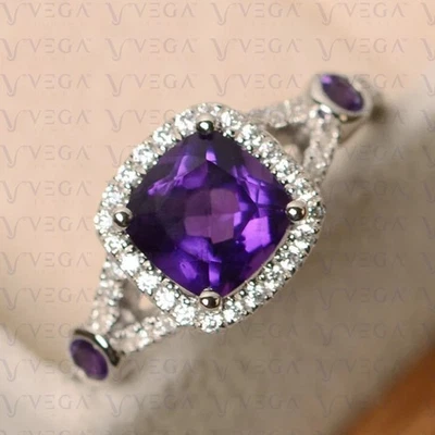 Anillo con halo de diamantes y amatista natural corte cojín de 4,10 quilates enchapado en oro blanco de 18 quilates Foto 1 de 4