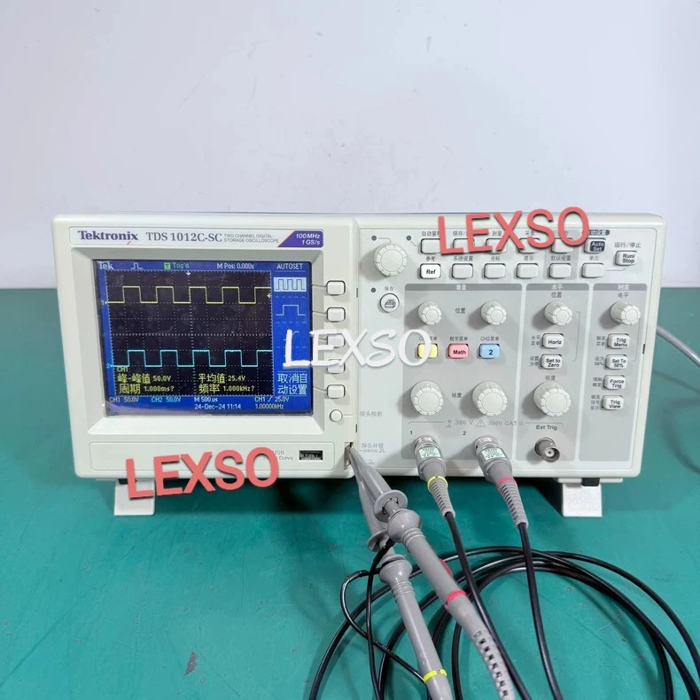 Osciloscopio Tektronix TDS1012C-SC ALMACENAMIENTO DIGITAL DE DOS CANALES TDS 1012C-SC#Br Foto 1 de 4