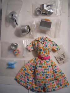 Barbie Barbie Barbie lernt kochen #1634 1965 Gürtel Buch Töpfe Toast blau CT Schuhe Japan - Bild 1 von 3