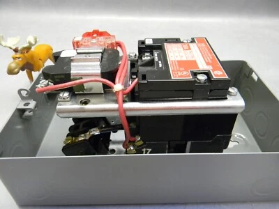 Square D 8903SMG10 V01 Lighting Contactor 30A 2 pole NEMA 1 with Enclosure - Image 1 of 4