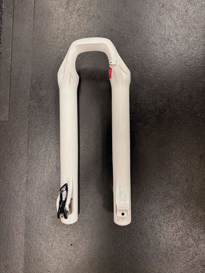 FOX 36 INFERIOR 26 PULGADAS 20QR 170-180 BLANCO POSTE FRENO MONTAJE (820-00-470-KIT) Foto 1 de 1