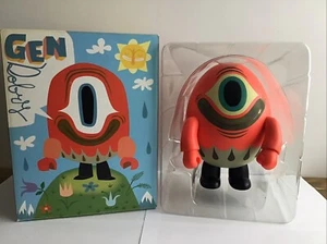 RARE KIDROBOT TOY2R QEE 8"EGG POLSKA CYCLOPS 2006 TIM BISKUP DESIGNER VINYL TOY - Picture 1 of 23