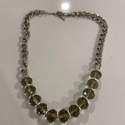 Cadena Kenneth Cole New York tono plata con cuentas de vidrio firmada Foto 1 de 4