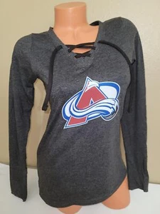 11024 Mujer COLORADO AVALANCHE ""Cordones"" Mangas Largas Hockey Camisa NEGRA - Imagen 1 de 1
