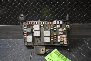 2006 Ford F550SD Cabin Fuse Box 6L TD AT 4x2 6C3T14A067AB - Picture 1 of 3