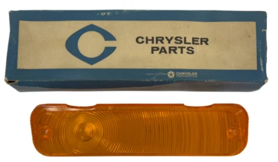 Chrysler Newport 300 New Yorker 1964 lente de luz de estacionamiento para conductor izquierdo 2525328 nuevo en stock Foto 1 de 4