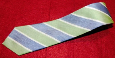 CORBATA A RAYAS EGARA VERDE/AZUL/BLANCO SEDA/LINO PARA HOMBRE - CORBATAS - CORBATAS DE DISEÑADOR. Foto 1 de 3