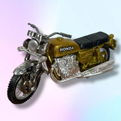 Vintage 1:26 Diecast Champ of the Road Motorcycle Honda w/ Golden Flake Paintjob - Image 1 of 4