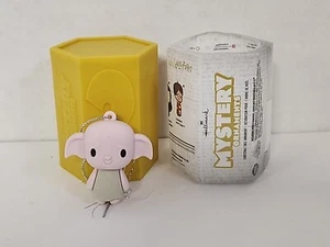 2023 HALLMARK MYSTERY ORNAMENTE HARRY POTTER DOBBY FIGUR ORNAMENT - Bild 1 von 3