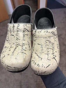 Dansko Cream French Script Clogs Womens 40 9.5-10 Comfort Shoes - Picture 1 of 24