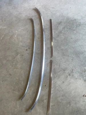 Moldura de moldura parabrisas delantero AMC Javelin AMX 1968-74, 1 juego completo, raro Foto 1 de 2