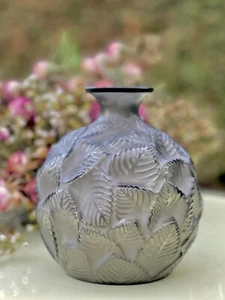 R LALIQUE VASE ORMEAUX PATTERN CIRCA 1926 NR. 984 - Picture 1 of 11