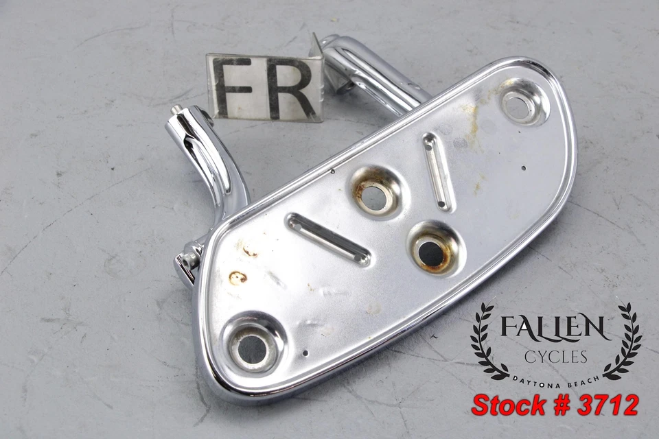 Harley CVO Ultra Limited 2014 montaje en estribo delantero derecho cromado Foto 1 de 4