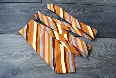 CORBATA SALVATORE FERRAGAMO DISEÑO MULTICOLOR RAYAS DORADAS 100% SEDA HECHA EN ITALIA Foto 1 de 4