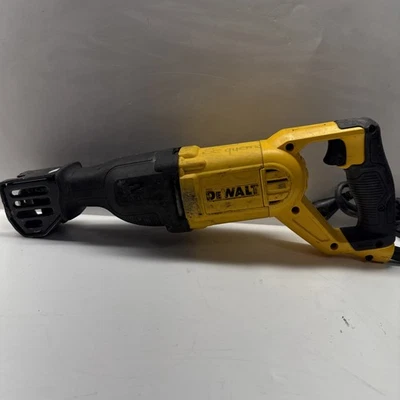 DEWALT Corded Reciprocating Saw DWE305⭐️FOR-PARTS⭐️ - Image 1 of 3