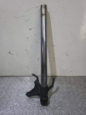 Yamaha R1 2015-2019 soporte lateral derecho tubo horquilla interior (tiene una abolladura) Foto 1 de 4