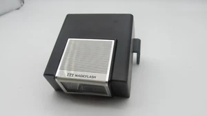 ITT Magic Flash per fotocamere Polaroid che utilizzano barre flash - senza copri batteria - Foto 1 di 3