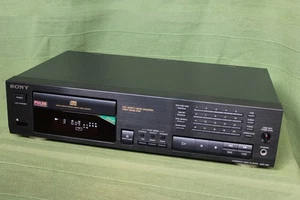 Sony CDP-597 CD-Player + FB **** 1 Jahr Gewährleistung - Picture 1 of 8