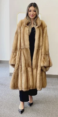 ABRIGO SWING DENNIS BASSO DORADO DE PIEL DE SABLE RUSO CON NIVELES 186" BARRIDO 10/12 $120K+ Foto 1 de 4