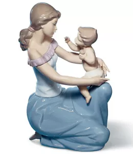 New Lladro #6705 "One For You One For Me" Mother Feeding Baby Child Lap Figurine - Picture 1 of 5