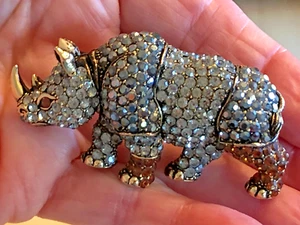 RARE Crystal RHINO RHINOCEROS Pin Brooch Africa animal - Picture 1 of 5