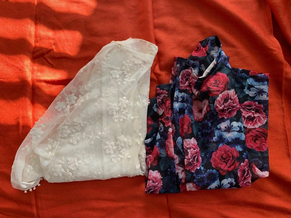 2 Girls’ Shrugs : H &M blue Floral (8-10 years) + Cherokee Sheer Cream 7- 8 year - Изображение 1 из 4