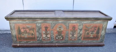 Antiguo baúl o manta de pino pintado a mano Foto 1 de 4