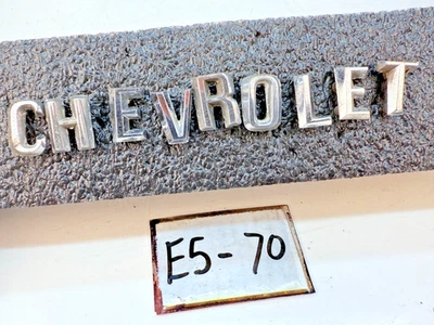 OEM 1960 1961 Chevy Impala Bel Air Cromo Capucha Letras "Chevrolet" 60 61 E5-70 Foto 1 de 4