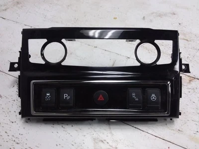 Nissan Titan XD 2018 controlador de temperatura tablero bisel con interruptor de peligro OEM Foto 1 de 4