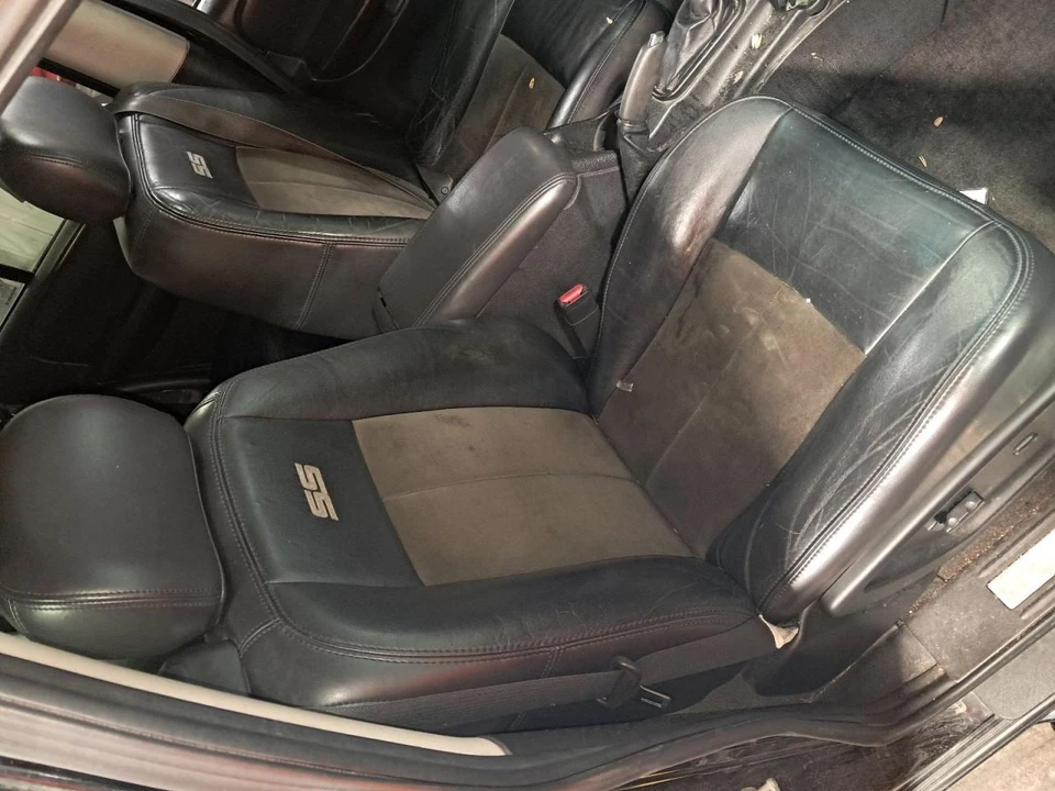 2008 Chevrolet Trailblazer Used Passenger Front Seat Bucket Leather Electric - Image 1 of 4