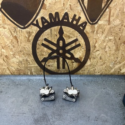 Triumph Tiger 800 2010-2014 Front Brake Calipers Good Condition  — 第 1/4 张图片