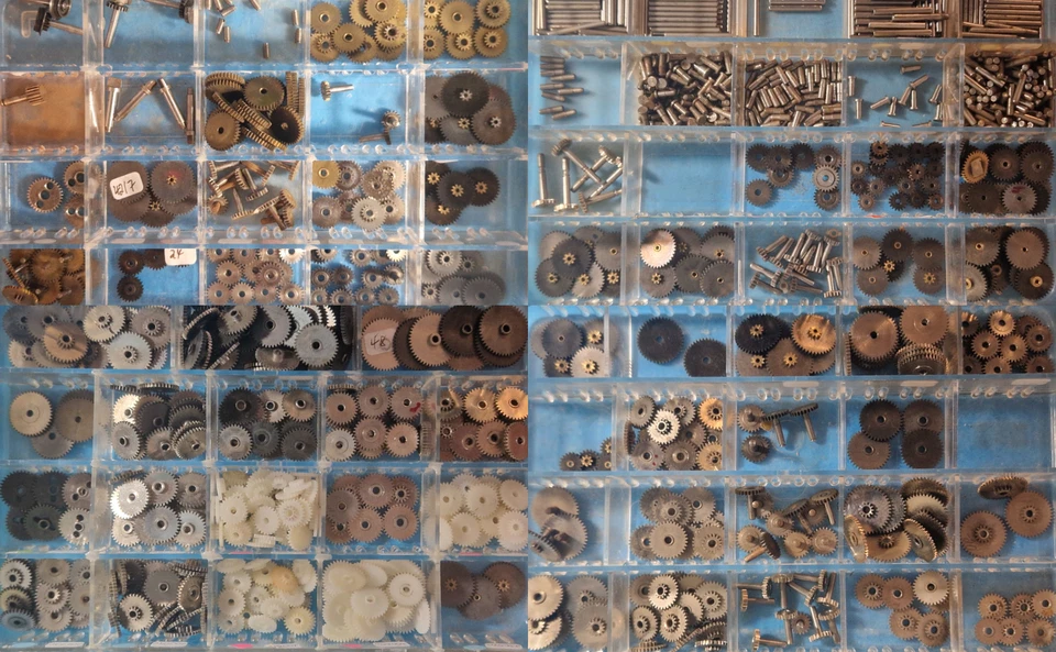 Märklin Ersatzteile Zahnräder, Beisetzräder, Zwischenräder, Bolzen große Auswahl - Bild 1 von 1