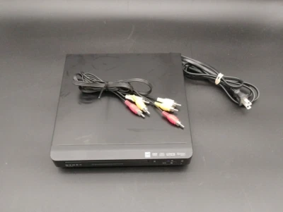 Reproductor de DVD compacto Dynex modelo de escaneo progresivo DX-DVD2 sin control remoto probado RCA Inc Foto 1 de 4