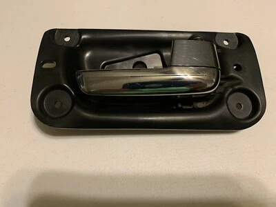 🚘 Manija de puerta interior trasera derecha pasajero Hummer H3 2006-2010 Foto 1 de 3
