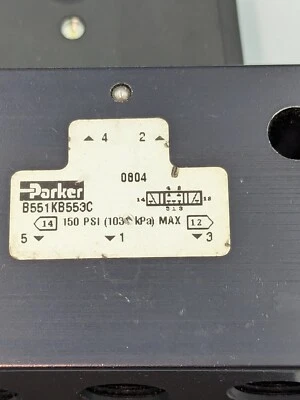 PARKER B551KB553C 4-Way, 3 Position B5 Series Inline Valve New Old inventory - Image 1 of 4