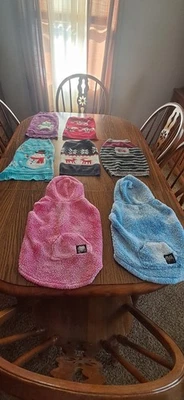 7 suéteres medianos para perros y accesorios para perros pequeños Foto 1 de 4