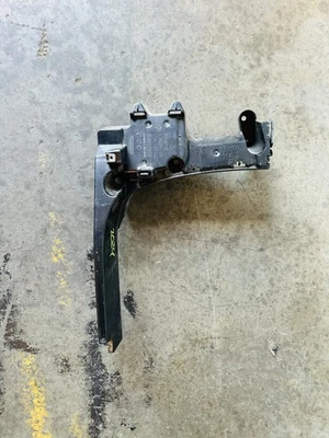 Soporte de montaje en esquina parachoques trasero izquierdo BMW F15 X5 2014 2015 2016 2017 2018 FABRICANTE DE EQUIPOS ORIGINALES Foto 1 de 4