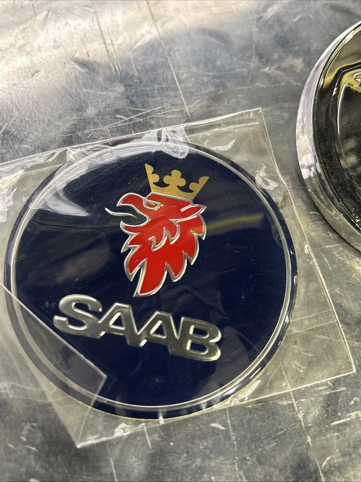 Rejilla delantera Saab emblema logotipo insignia 5 se adapta a modelos Saab 1993-1995 OEM nuevo Foto 1 de 4