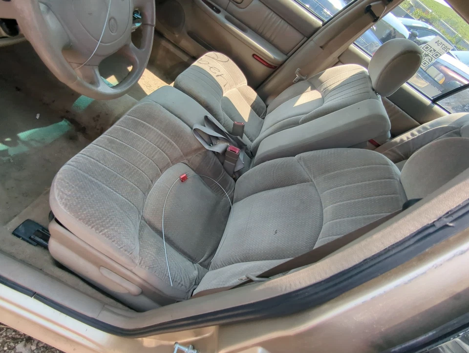 2001-2005 Buick Century Driver Front Seat Oem G8GYM — 第 1/1 张图片