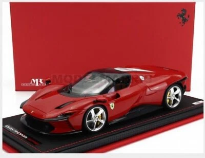 MR-MODELS FE036C FERRARI - DAYTONA SP3 2022 - CON VETRINA - WITH SHOWCASE - ROSS - Immagine 1 di 2