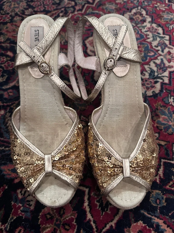 Sandalias Doradas Punta Abierta Tacón Alto Zapatos Talla 8 EE. UU. Cóctel Formal Steve Madden Foto 1 de 4