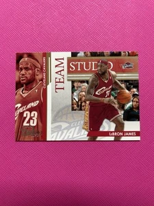 2009-10 Panini Studio Team Studio Shaquille O'Neal LeBron James #6 Salón de la fama - Imagen 1 de 2