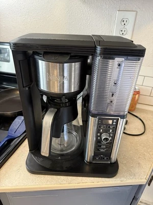 Ninja CM300 Hot Over Ice cafetera de una sola porción o goteo jarra de vidrio de 10 tazas Foto 1 de 4