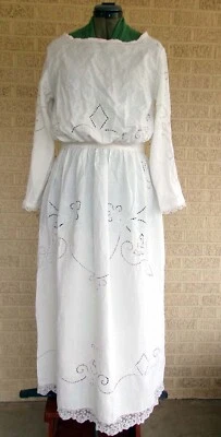 Gibson Niña Vestido de Encaje Eduardiano Pecho de Paloma Vestido de Boda Jardín Té Blanco Foto 1 de 4