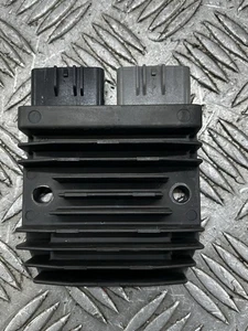 Triumph Trident 660 2022 voltage regulator rectifier 2021 - 2024 - Picture 1 of 4