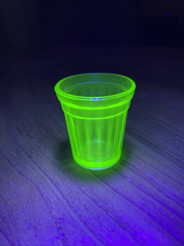 De colección Pilar de Uranio Óptico Verde Tiro Vaselina Depresión Foto 1 de 4